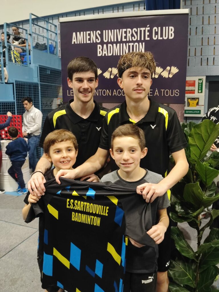 Délégation sartrouvilloise dans ch’nord : jeunes gargouilles d’Amiens 11 novembre 2024